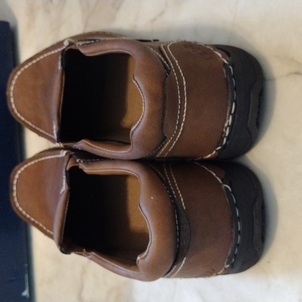 IZOD memory foam loafers. - Picture 4 of 8